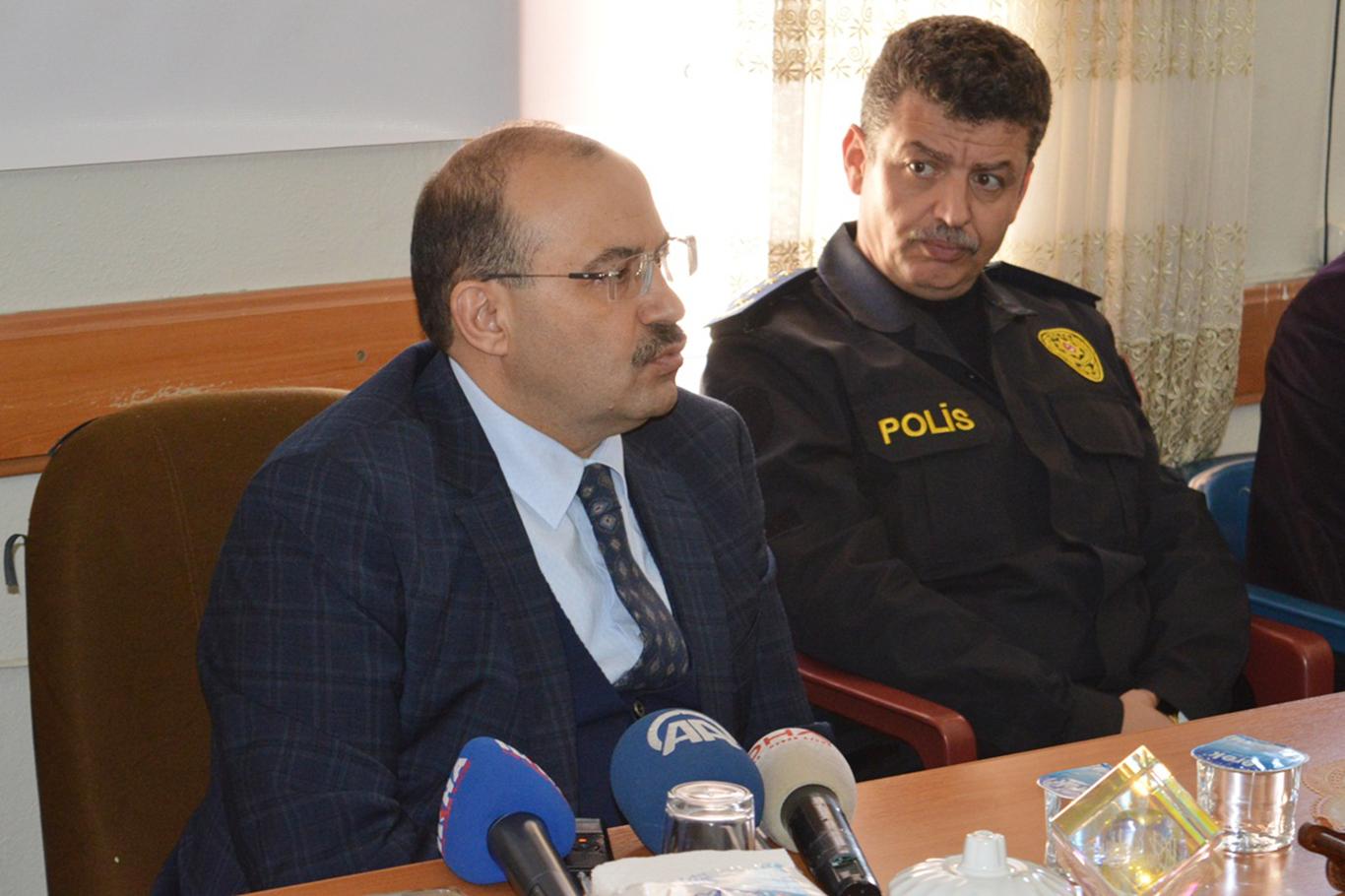 Mahalle sakinleri validen sorunları için çözüm istediler Mahalle sakinleri validen sorunları için çözüm istediler
